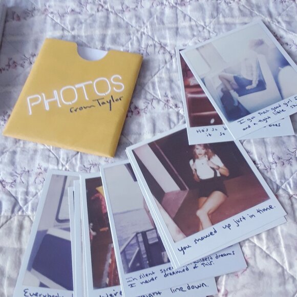 Taylor Swift 1989 Deluxe Photos + Reputation Poster Bundle - Picture 2 of 6